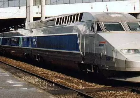 CFR te premiază cu o călătorie în Europa! Află ce trebuie să faci! 