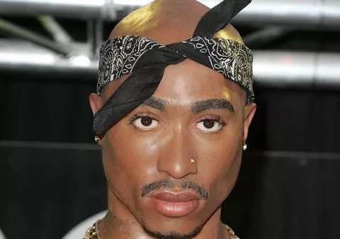 Confesiuni pe patul de moarte! Un polițist aruncă bomba: Tupac nu e mort!