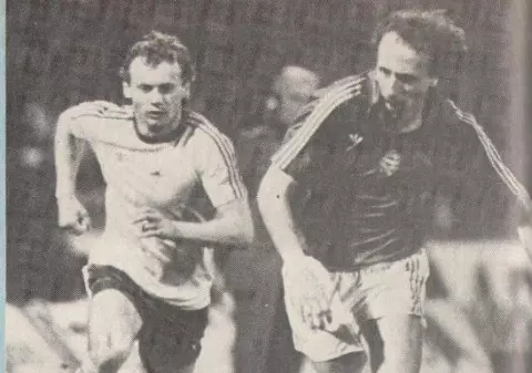 Regretul lui Laszlo Fazekas, marcatorul golului ultimei victorii contra tricolororilor, acum 34 de ani: are trei fete și șase nepoțele. ^”Cred că vă mai batem când se va naște un nou Fazekas!”