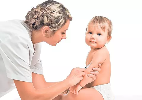 Noul proiect de lege al Ministerului Sănătății: Părinții care nu își vaccinează copiii ar putea risca înschisoarea