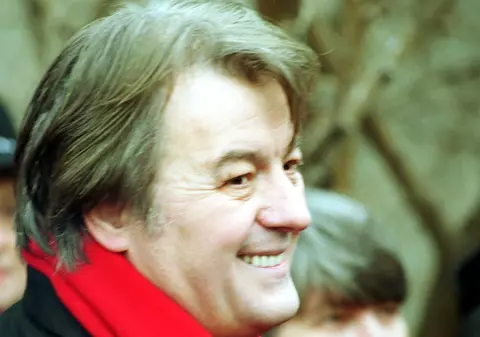 Ce fac asistentele la morga spitalului unde se află trupul lui Vadim! Tribunul a murit la 65 de ani!