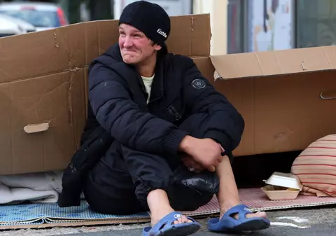 EXCLUSIV | Destinul teribil al unei campioane! Bolnavă şi uitată, Liliana Petrişor se stinge încet, încet, în stradă