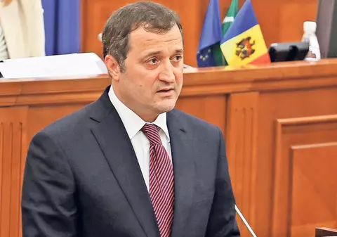 Războiul oligarhilor! Un politician pro-european vs unul pro-rus, amândoi afacerişti de succes, aceasta este agenda zilei într-o Moldovă măcinată de criză