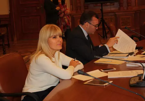 UPDATE | Deputații din Comisia Juridică AU APROBAT URMĂRIREA PENALĂ a Elenei Udrea și AU RESPINS REȚINEREA ȘI ARESTAREA PREVENTIVĂ
