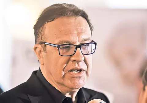 Gabi Cotabiţă are de câştigat din propria dramă? "Trebuie să mori şi să reînvii ca să fii în atenţia publicului"