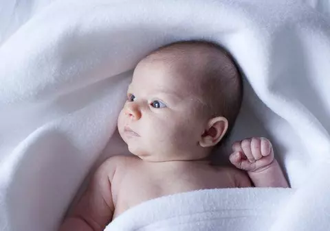 Şi-a vândut copilul după ce l-a declarat mort