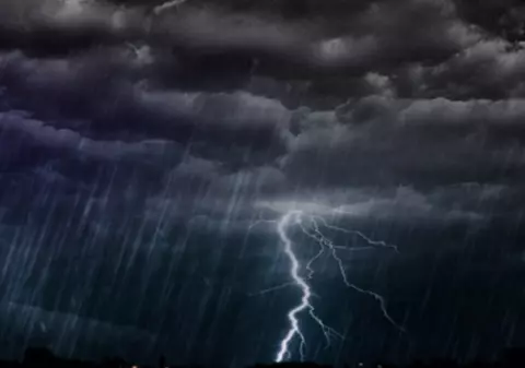 Ultima oră. ANM a emis COD GALBEN de furtuni în mai multe judeţe