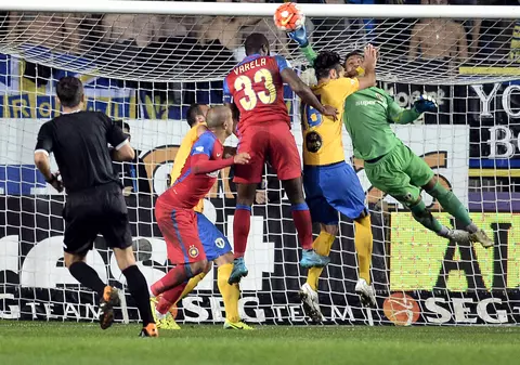 LIGA I LA FOTBAL: Petrolul - Steaua 0-0. "Lupii" i-au blocat pe campioni într-un derby disputat pe un teren ca un ogor, distrus de râme și de indiferența oficialităților locale! Steliştii reclamă starea gazonului şi neacordarea unui penalty: "A fost henţ la Benga!" Ce spune acuzatul