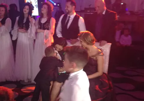 EXCLUSIV | S-a plâns în cor la botez! Andra și fiul ei au oferit cele mai emoționante momente la petrecerea Evei Maria