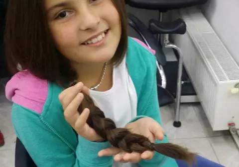 O fetiță de 10 ani a făcut o faptă mare! S-a alăturat campaniei «Donează Păr Copiilor!»