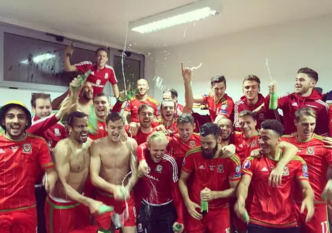 Bucurie de nedescris în Țara Galilor. Naționala lui Gareth Bale s-a calificat, după 57 de ani, la un turneu final. În premieră la Euro