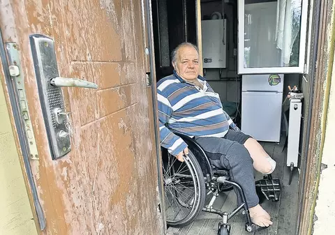 Umilit de stat pentru 381 de lei! Legea spune că persoanele cu dizabilităţi nu mai trebuie să meargă, anual, la comisie, dar, până la lege…