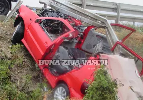 ACCIDENT groaznic, în Vaslui! Un bărbat a murit, după ce a intrat cu mașina într-un parapet