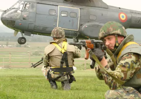 Ne pregătim de război! Românii pot fi rezerviști voluntari contra cost