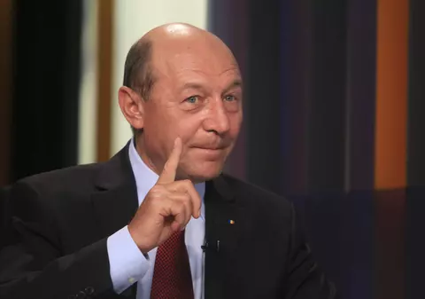 Băsescu șef peste popularii români
