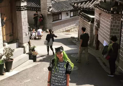 Aventurile Deliei în Coreea de Sud! Ademenită cu friptură de câine