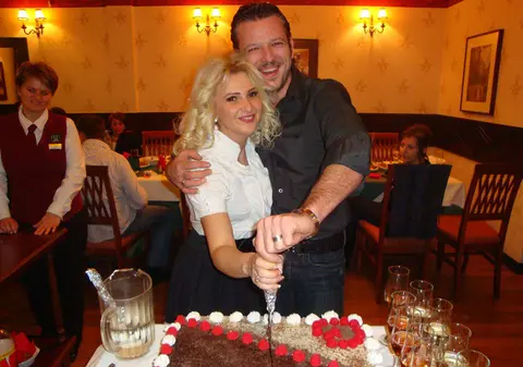 Prezentatoarea tv din Arad își plânge soțul ucis. "Se spune că moartea nu vine odată cu vârsta”