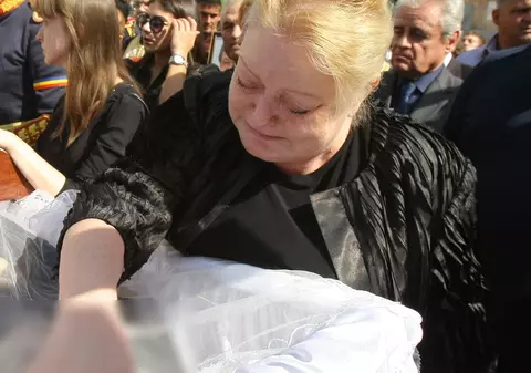 Lidia Samson, sora lui Vadim, acuză: "Fratele meu nu avea bani nici de-un covirg. Toți banii erau în casă, la toate trei"