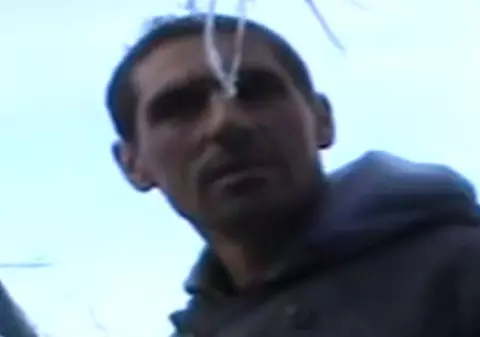 El e românul care a pârlit un porc de viu! Explicaţiile halucinante pe care le-a dat pentru gestul lui 