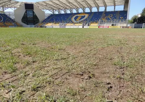 Petrolul a cerut rezilierea contractului de închiriere al arenei. Când începe refacerea gazonului și cât costă procesul