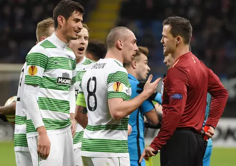 Un arbitru slovac va conduce Feroe - România! Delegat la un meci al Petrolului