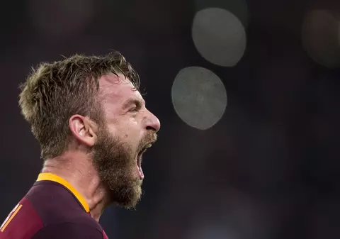 A luat Ferrariul lui Gică Popescu, iar acum zburdă pe teren! ^De Rossi este eroul în Italia, după Bayer Leverkusen - AS Roma 4-4!