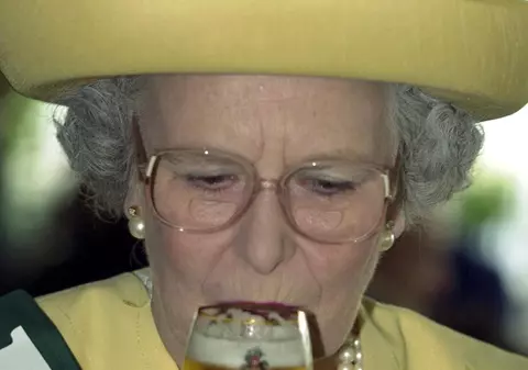 Marile vedete ale Cupei Mondiale 2015, primite de regina Angliei. Englezii, consolați!