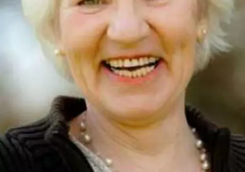 De 15 ani nu a mai folosit bani. Cum reușește să trăiască o femeie de 69 de ani