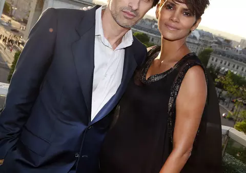 Halle Berry divorțează de actorul francez Olivier Martinez