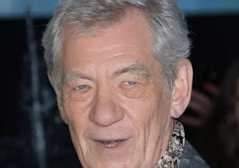 Un actor gay ia atitudine: "Nu vă mai ascundeți orientarea sexuală"