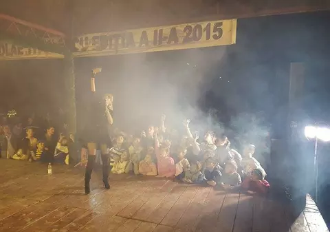 Sexy-avocata de pe scenă!