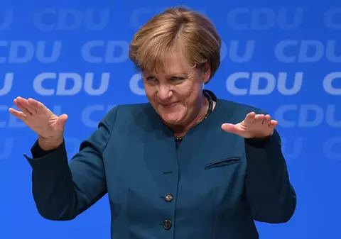 Un neamț a adus la Dresda o spânzurătoare pentru Merkel | VIDEO