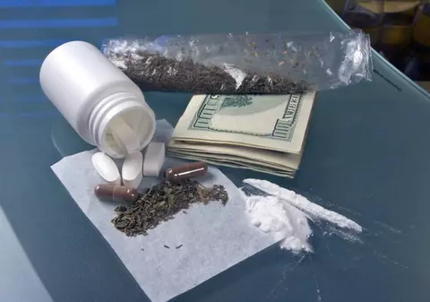 Un prinţ din Arabia Saudită, reținut pentru că a vrut să transporte două tone de amfetamină cu avionul privat