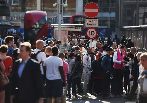 Știi câte stații are metrou londonez? 274 și nu le ajunge! Britanicii mai construiesc o magistrală de 56 de km