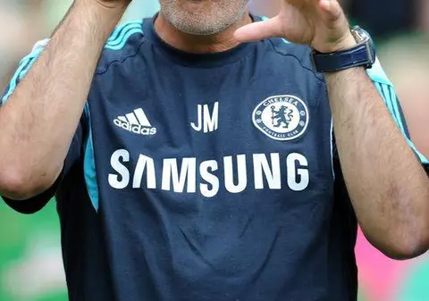 Jose Mourinho, gest ȘOCANT! Ce îi face unui copil, în plină stradă | VIDEO