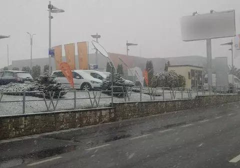 Drumuri acoperite cu zăpadă. Imagini uimitoare în luna octombrie | VIDEO