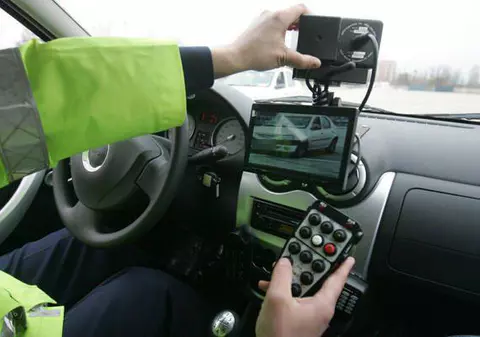 Nu faceţi ca el! A rămas fără permis şi s-a ales cu o amendă usturătoare