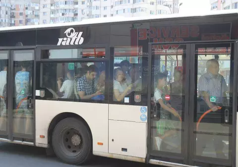 O nouă lege. Ce AMENZI riscă cei care călătoresc fără bilet în mijloacele de transport în comun