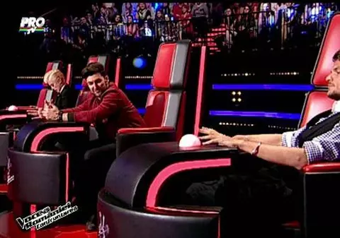 Vocea României. Un actor celebru intră în competiție, la audițiile pe nevăzute