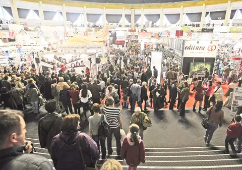 Bătaie pe carte | Cărtărescu și cărțile de colorat pentru adulți, în topul preferințelor la Târgul Gaudeamus