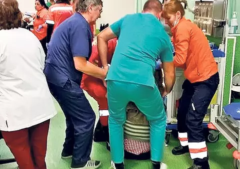 Fetiţă de 3 ani prinsă într-un incendiu la Arad