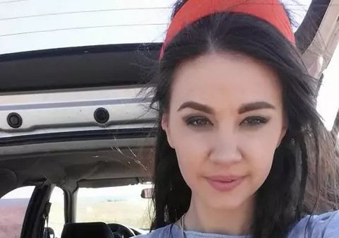 Un șut în fund, un pas înainte! Respinsă la «Vocea României», Cristina Baban s-a lansat în muzică