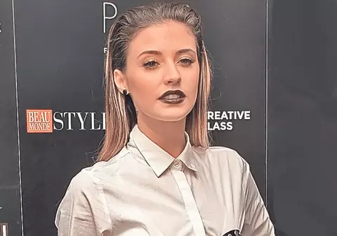 «Puteam fi noi cei doi români»! Filmarea unui videoclip i-a adus acasă în siguranţă pe Velea şi pe Antonia, chiar înainte de atentate