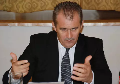 Daniel Maricuța, primarul comunei Șelimbăr, reținut de DNA
