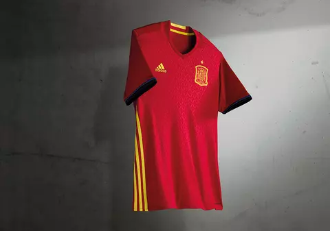 Au apărut tricourile cu care se vor prezenta la Euro 9 dintre cele 24 de participante / GALERIE FOTO
