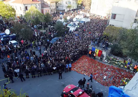 România plânge! Toate steagurile au fost coborâte în bernă pe perioada celor trei zile de doliu național