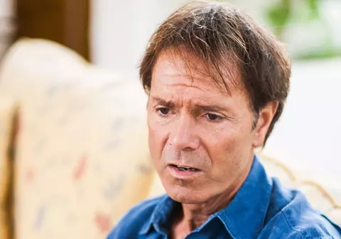 Cântărețul britanic Cliff Richard, acuzat de agresiune sexuală