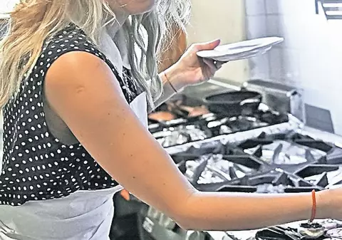 Forţaţi să trăiască sub acelaşi acoperiş! Dana Săvuică şi soţul ei nu reuşesc să vândă vila pentru a-şi separa vieţile | EXCLUSIV