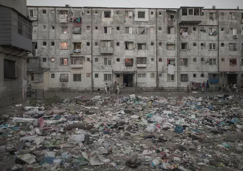 Adresa: Aleea Livezilor, în iad, la parter! Reportaj cutremurător în Ferentari al ziarului suedez Expressen