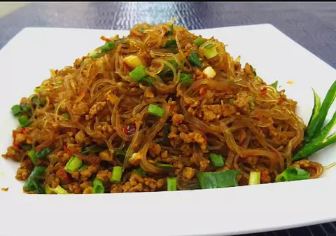 Cea mai cunoscută rețetă chinezească! Cum faci FURNICI IN COPAC la tine acasă